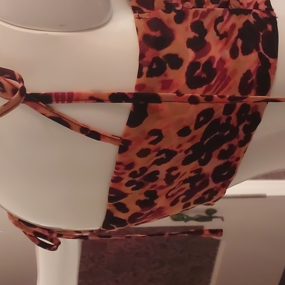 Sheer leopard print 2 piece skirt and top - Picture 4 of 12